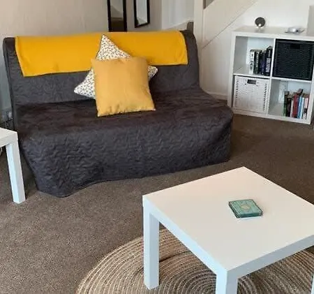 Sycamore House - Perfect Location Semesterbostad *
