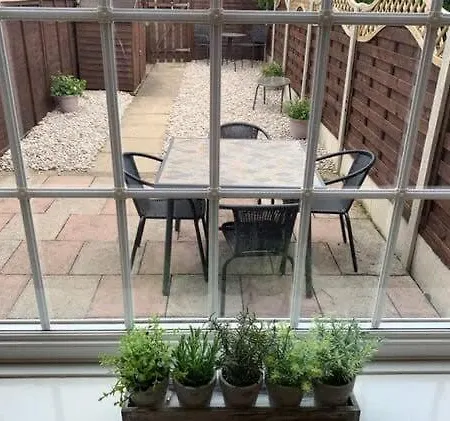 Sycamore House - Perfect Location